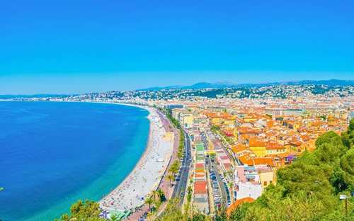 Ανοιχτό λεωφορείο στην Promenade des Anglais στη Νίκαια