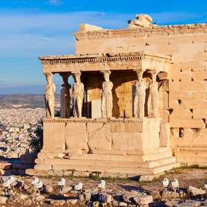 Explore Athens at your own speed with hop-on hop-off bus tours – Panoramic views, audio guides, and unlimited stops in 2026